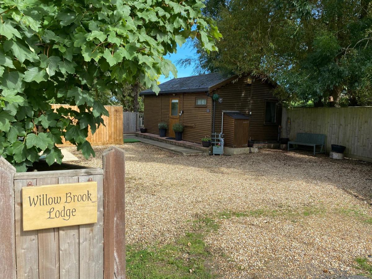 Cosy Dog Friendly Lodge With An Outdoor Bath On The Isle Of Wight Whitwell  Екстер'єр фото