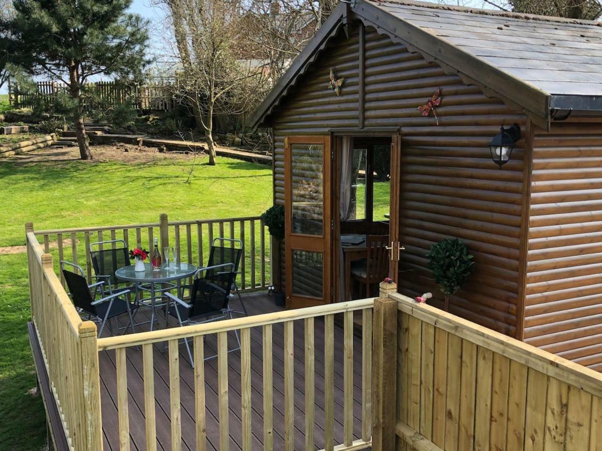 Cosy Dog Friendly Lodge With An Outdoor Bath On The Isle Of Wight Whitwell  Екстер'єр фото