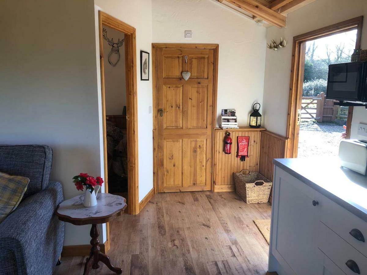 Cosy Dog Friendly Lodge With An Outdoor Bath On The Isle Of Wight Whitwell  Екстер'єр фото